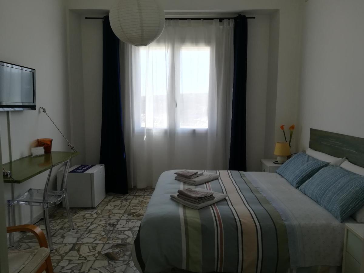 Domo Sul Porto Bed and Breakfast Stintino Buitenkant foto