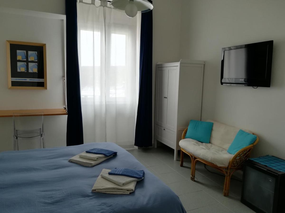 Domo Sul Porto Bed and Breakfast Stintino Buitenkant foto